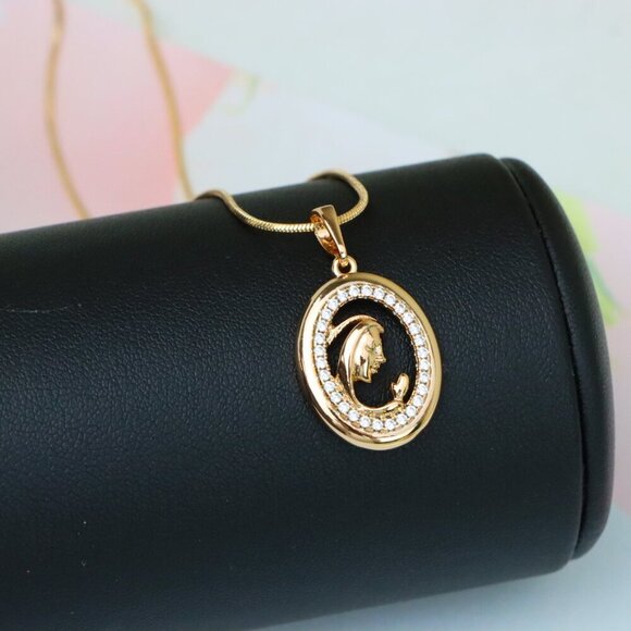 "Rose Gold Oval Pendant with Mother and Child Crystal Frame Design, XPPT1511 - Picture 3 of 13